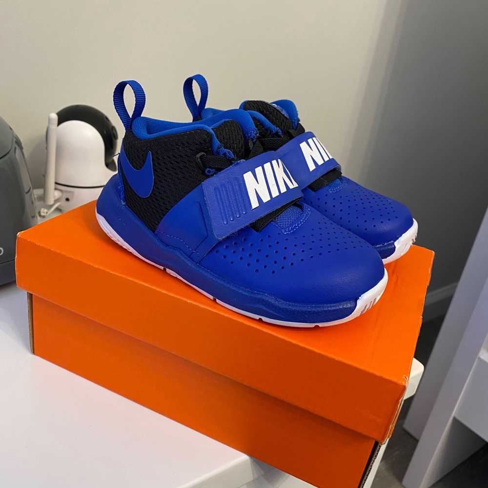 Brand new never worn toddler Nike sneakers